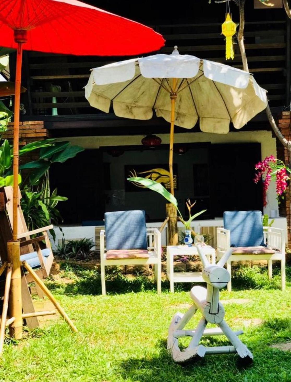 Hostel Nearthepark Backpack Boutique House Chiang Mai Exterior foto